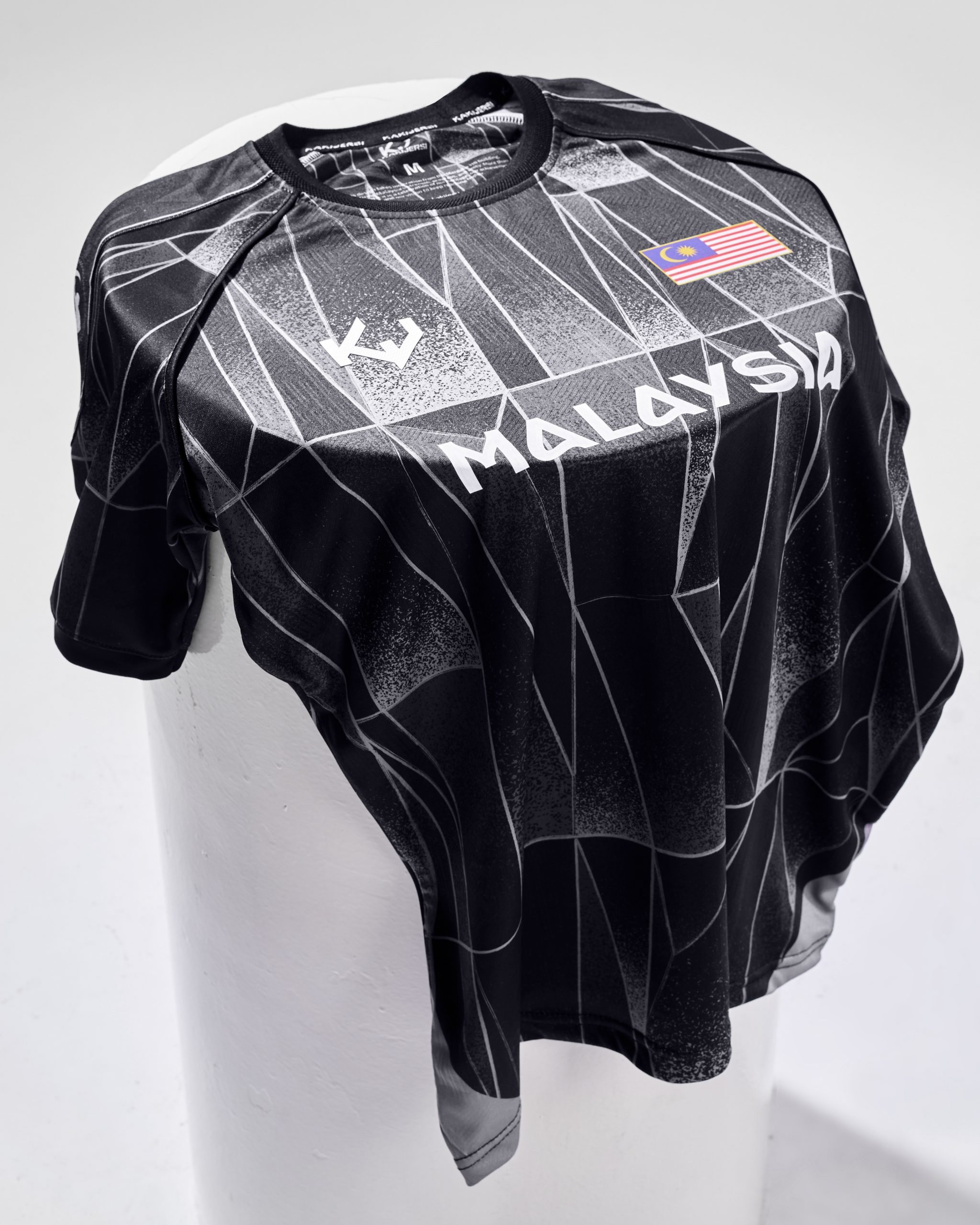 6. Merdeka - Black (Ratio 4-5)